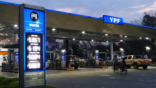 YPF anunció un aumento promedio de sus naftas del 3,5%