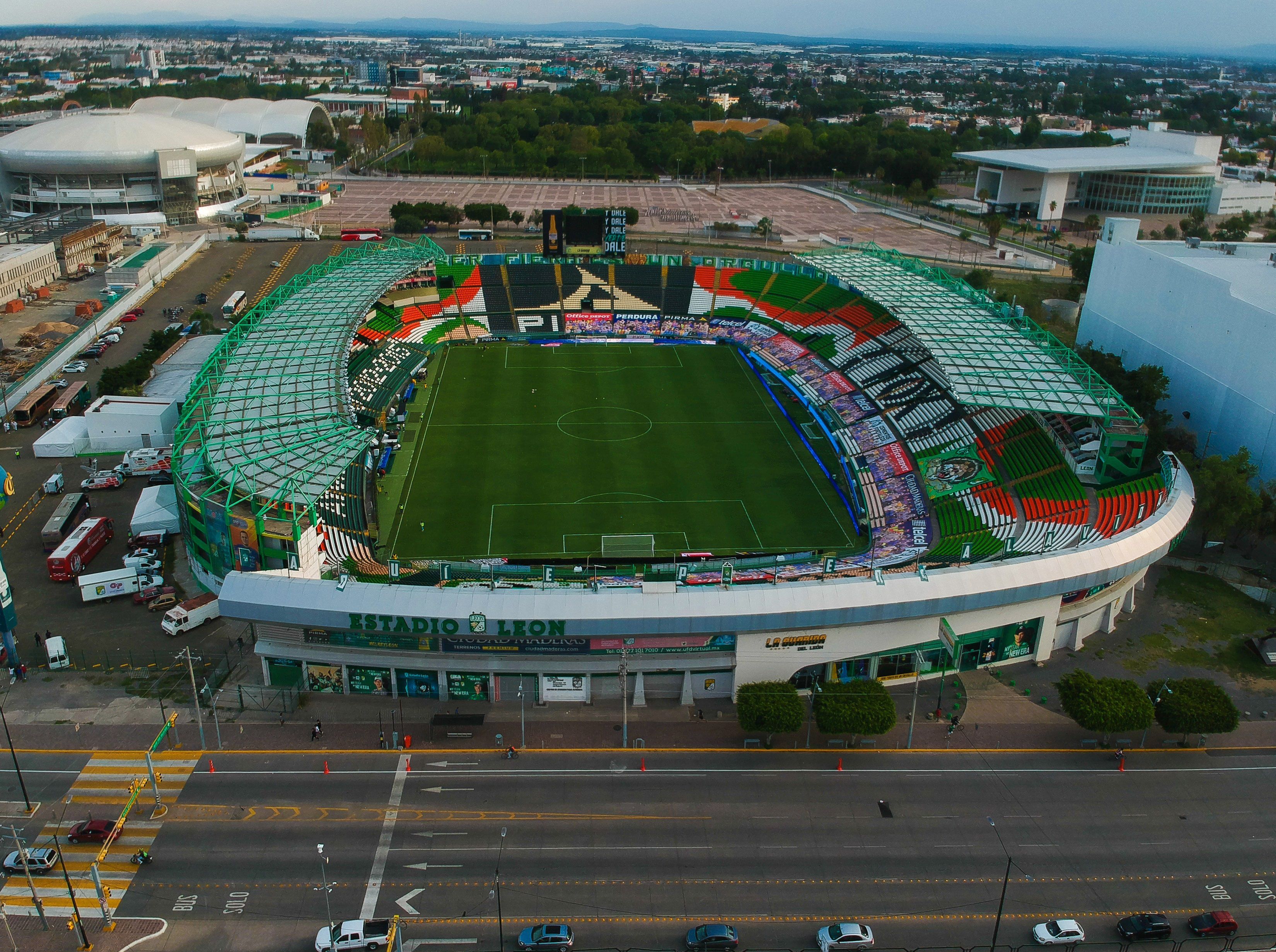 Fotografía tomada por un dron del Estadio León de la ciudad de León, estado de Guanajuato (México). EFE/Archivo