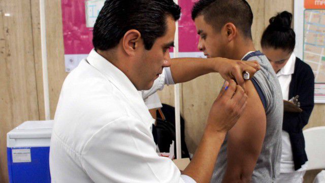 En octubre comenzó la jornada de vacunación contra la influenza en México (Foto: Secretaría de Salud)