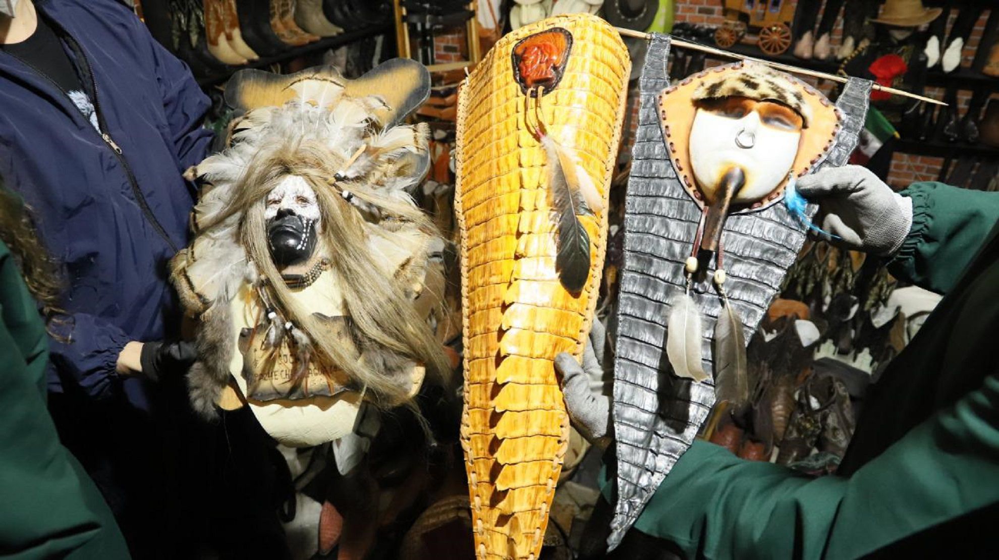 Artículos hechos con animales silvestres Bogotá 16-10-2020