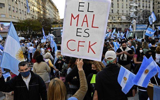 Desde el Gobierno defendieron a Cristina Kirchner y cuestionaron a los medios