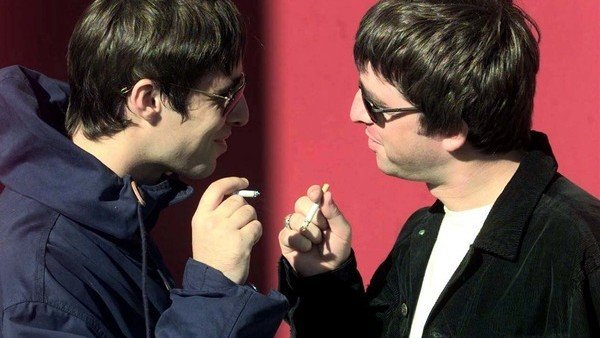 El álbum más exitoso de Oasis cumple 25 años: una obra que hizo equilibrio entre la gloria y el infierno