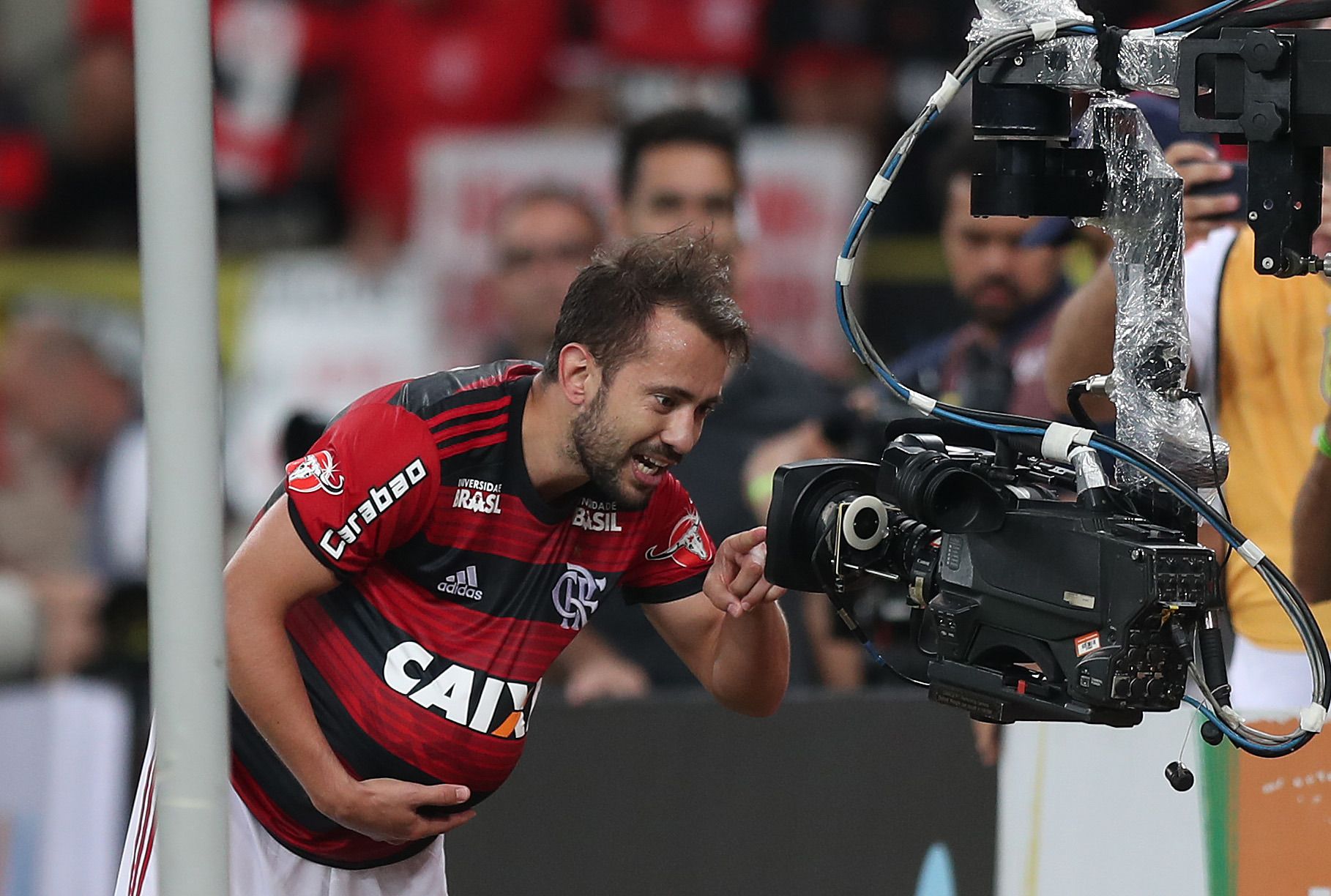En la imagen, el jugador Everton Ribeiron del Flamengo. EFE/Marcelo Sayão/Archivo 