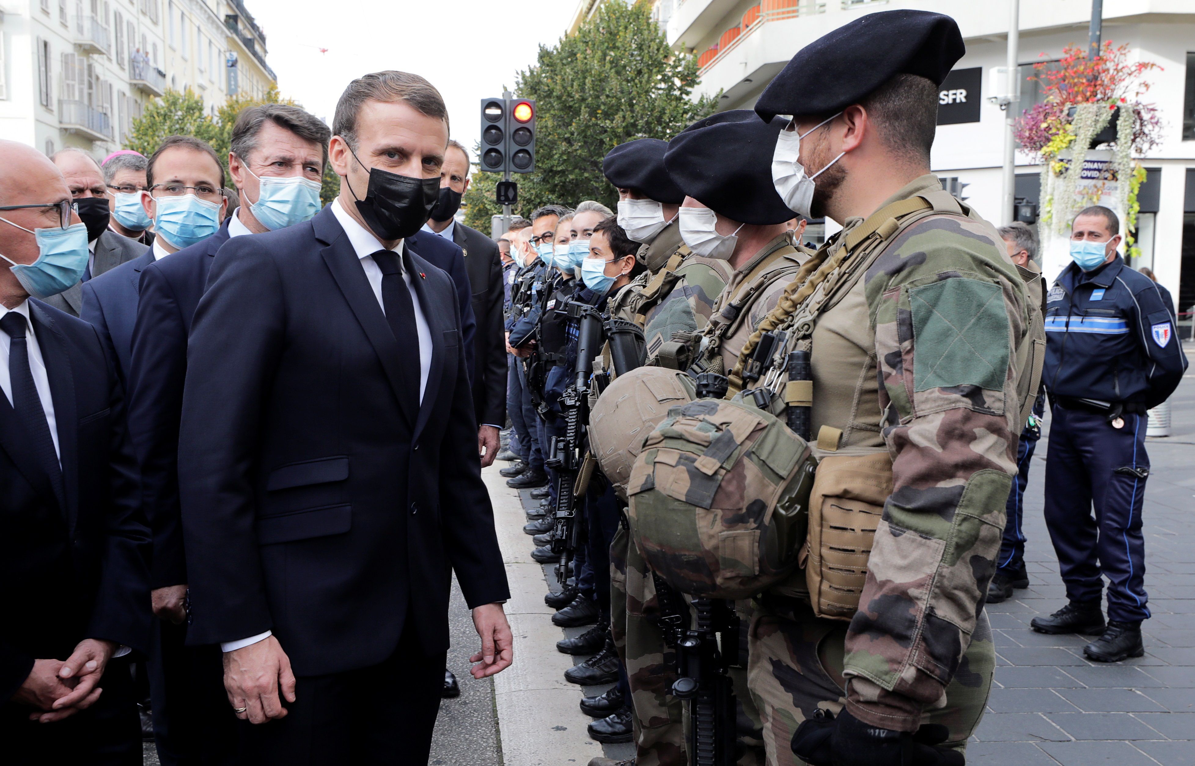 Macron denuncia "un ataque terrorista islamista"