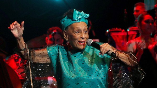 Omara Portuondo eterna: la última integrante original del Buena Vista Social Club celebró 90 años desde el escenario