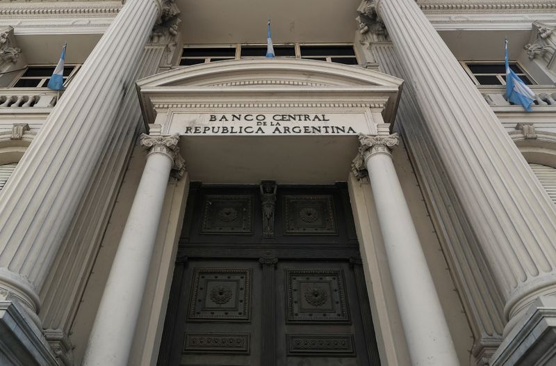 El Banco Central de la República Argentina (BCRA) reforzó el cepo cambiario.