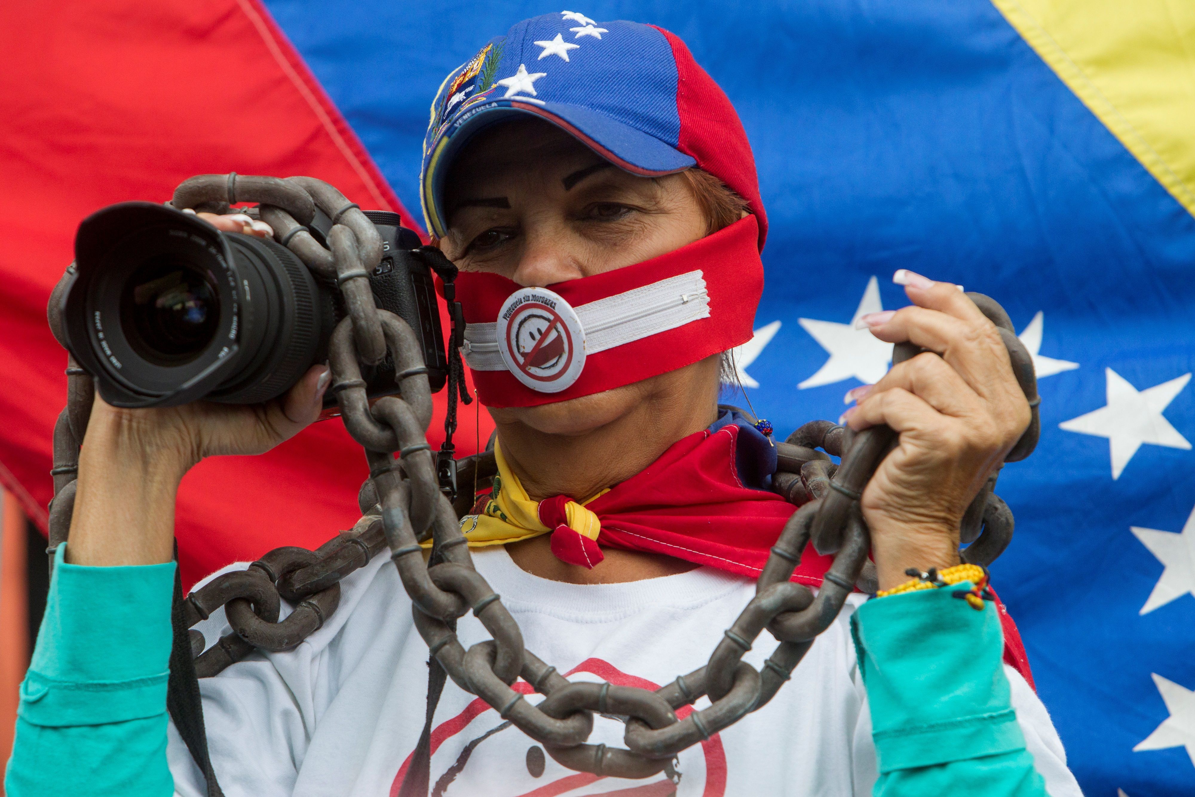 Periodistas se manifiestan con motivo del Día Mundial de la Libertad de Prensa en Caracas (Venezuela). EFE/Miguel Gutiérrez/Archivo