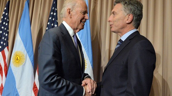La oposición cree que Joe Biden le haría un guiño a la Argentina si recibe señales previsibles de Alberto Fernández