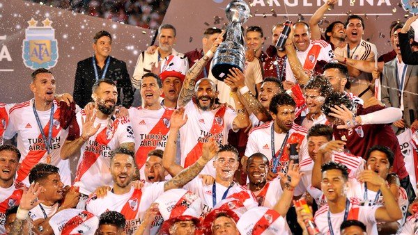 La Copa Argentina seguirá el año que viene y se abre un cupo para la Libertadores 2021: será de Vélez o de Defensa