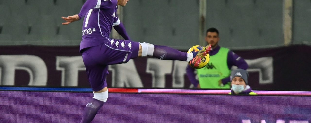 Milenkovic alivia al Fiorentina en el minuto 98