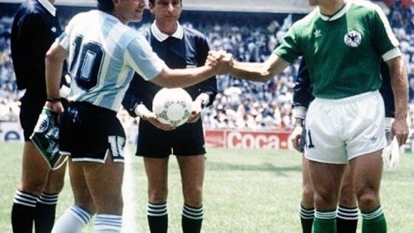 Rummenigge recordó a Maradona y contó la advertencia que le hizo antes de la final del Mundial de México 86