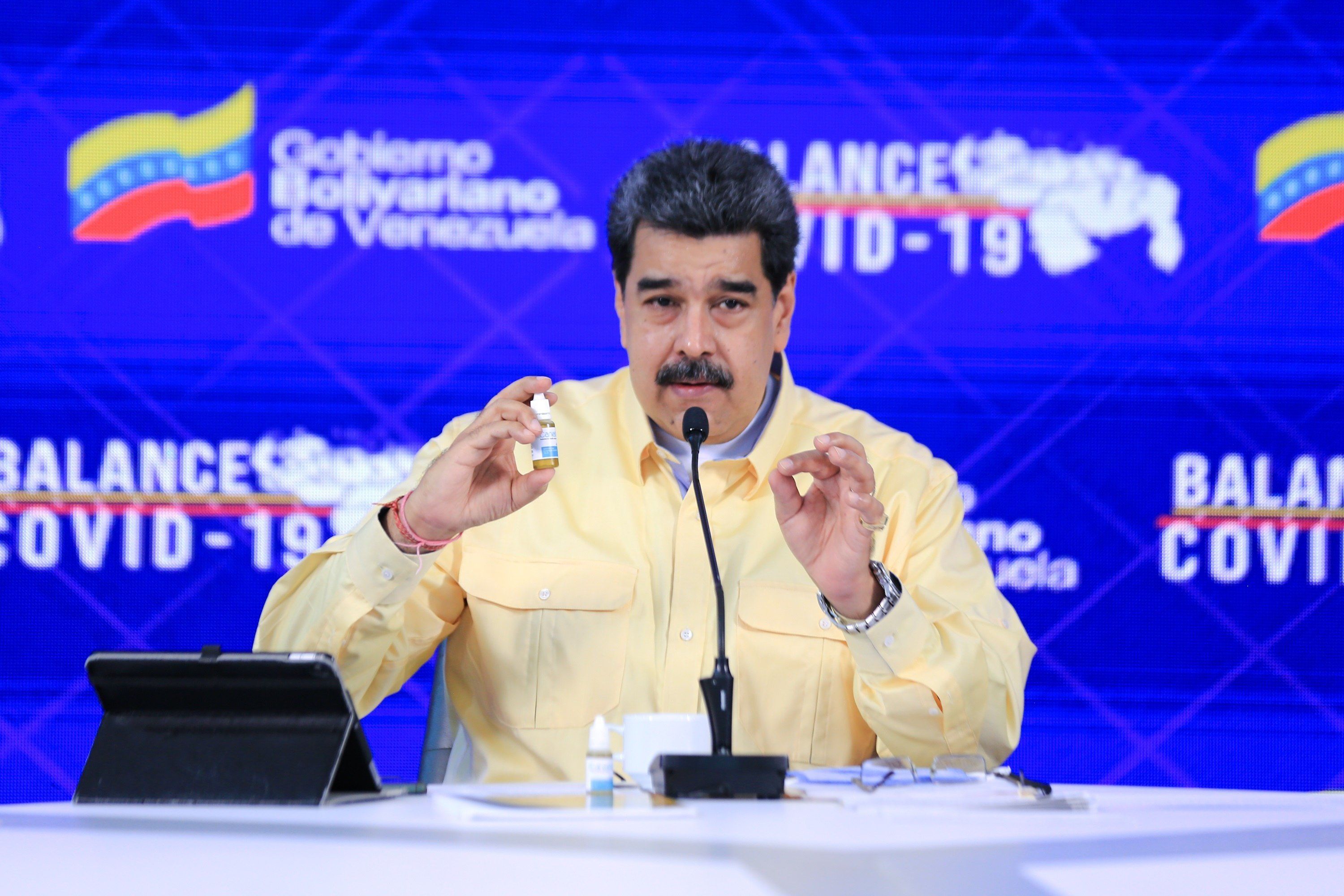 Según Maduro, el medicamento "neutraliza el COVID-19 en un 100 % al usarlas cada cuatro horas" (Efe) 