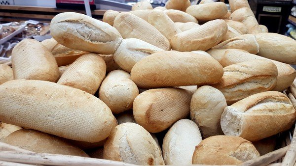 El pan aumentaría entre 10 y 15% esta semana y sigue la tensión por los precios de la canasta básica