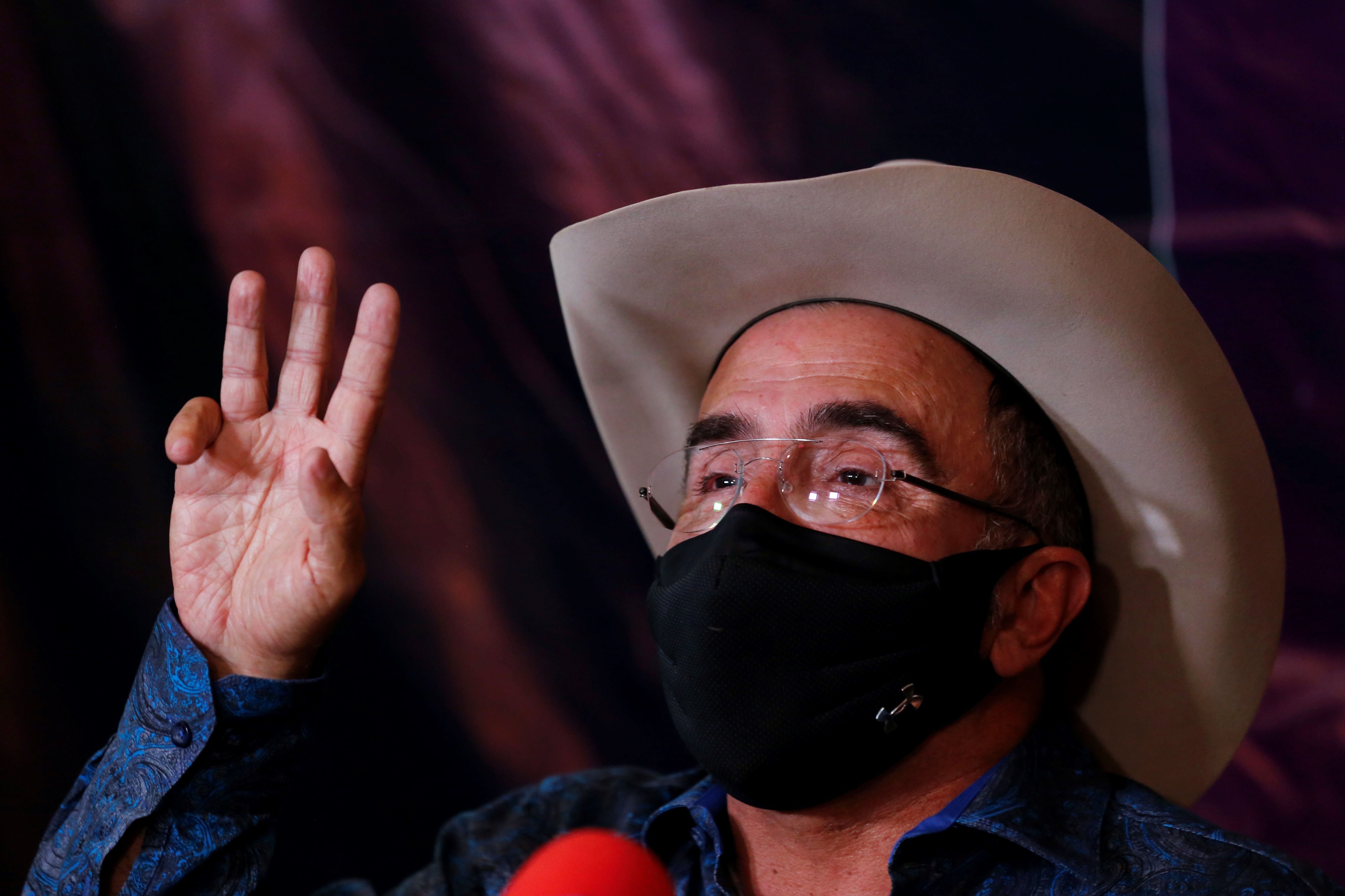 Vicente Fernández Jr. anuncia su candidatura a diputado en México