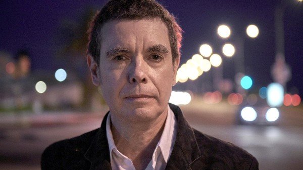 Fernando Cabrera, el cantautor uruguayo al que lo mueve la vergüenza artística