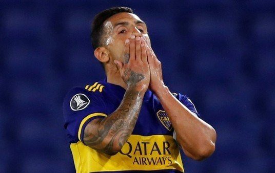 En medio de rumores, Carlos Tevez se presentó al entrenamiento de Boca