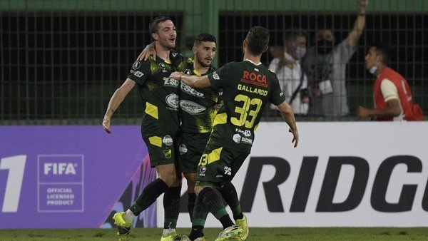 Defensa y Justicia vs Universitario, por la Copa Libertadores: el equipo de Beccacece golea como local