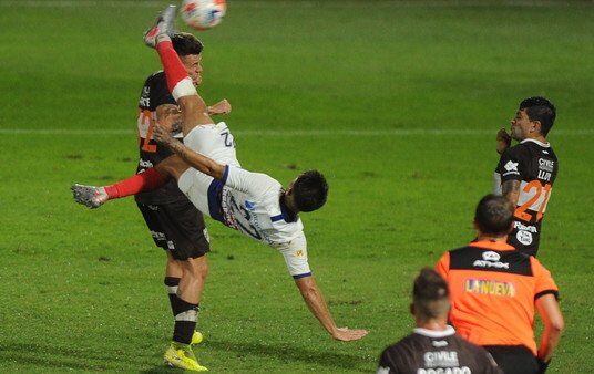 El gol del campeonato: Gabriel Rojas y una acrobacia digna del Premio Puskas