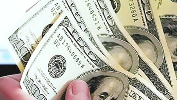 El ocaso del impuesto PAIS: por menores ventas de dólar ahorro se perdieron $ 50.000 millones de recaudación