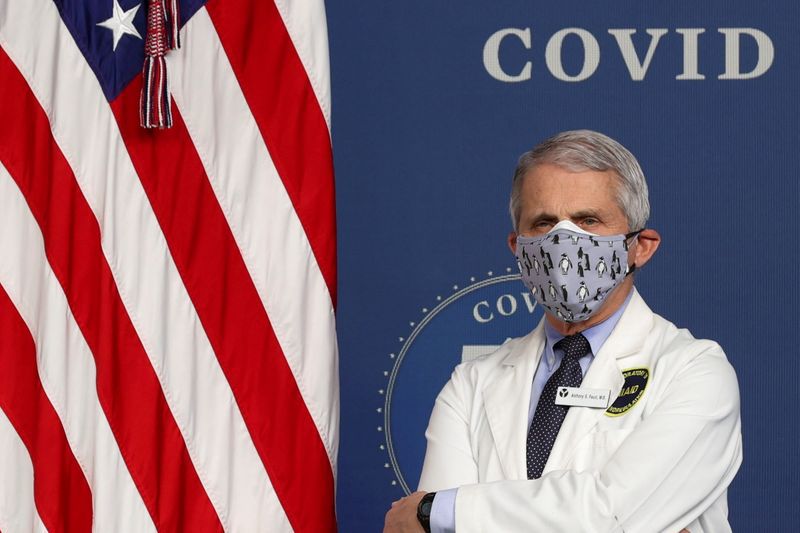 Anthony Fauci, director del Instituto Nacional de Alergias y Enfermedades Infecciosas, en la Casa Blanca, Washington, 25 de febrero de 2021. (REUTERS)