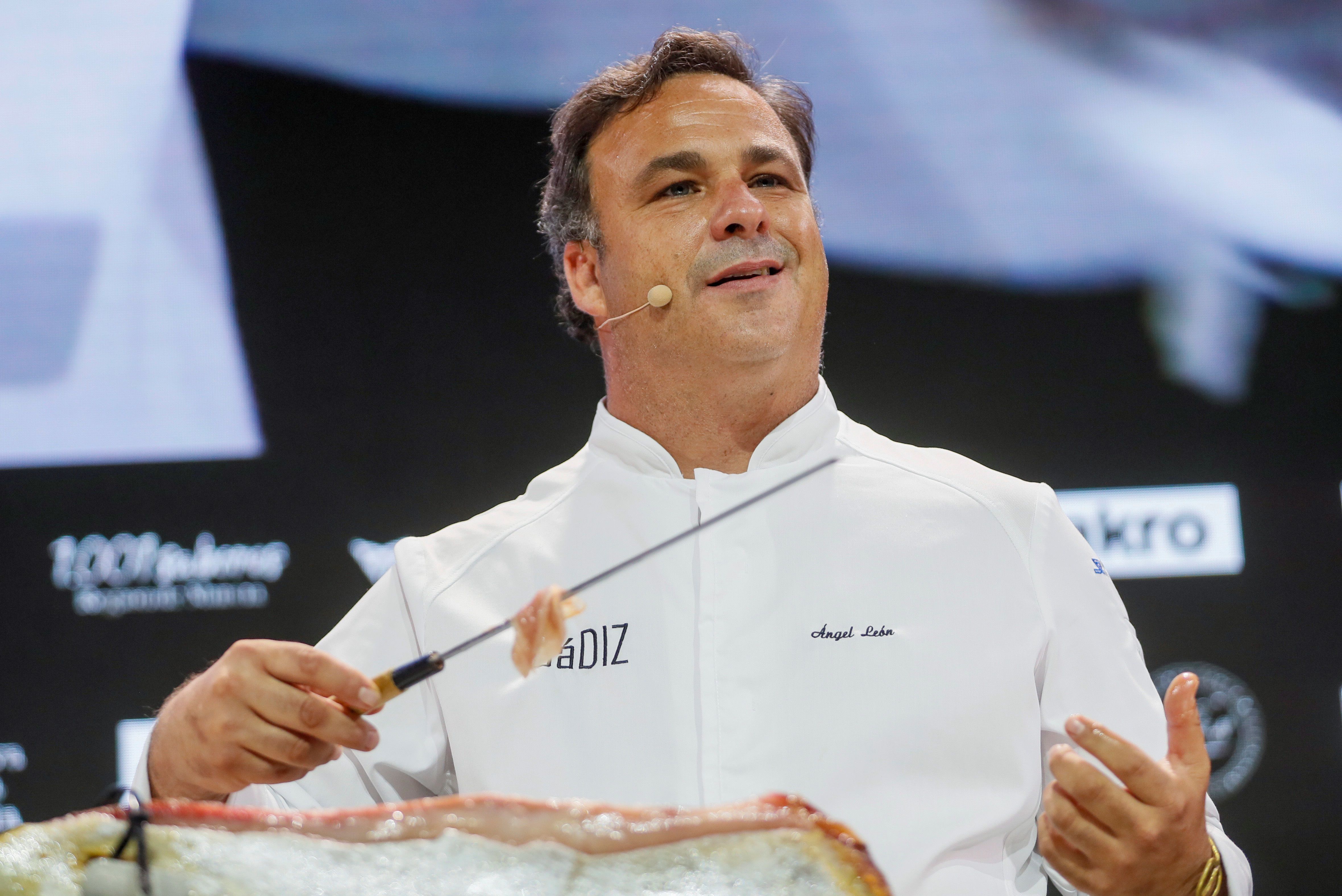 El Chef del restaurante Aponiente, Ángel León, durante su ponencia "Regalos del Mar" en la jornada inaugural de Madrid Fusión. EFE/Mariscal 