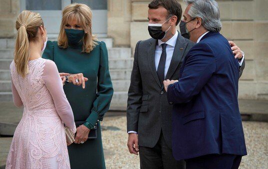 De Emmanuel Macron a Alberto Fernández: la felicitación por el aborto, justo antes de ver al Papa Francisco
