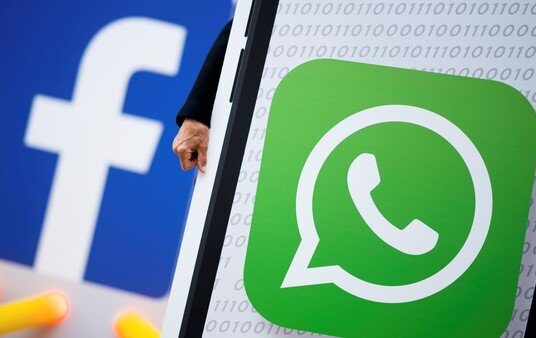 El Gobierno contra Facebook: dictan una medida para evitar que Whatsapp use información de los usuarios