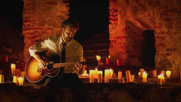 Ricardo Arjona redobla la apuesta y revive por streaming su concierto récord