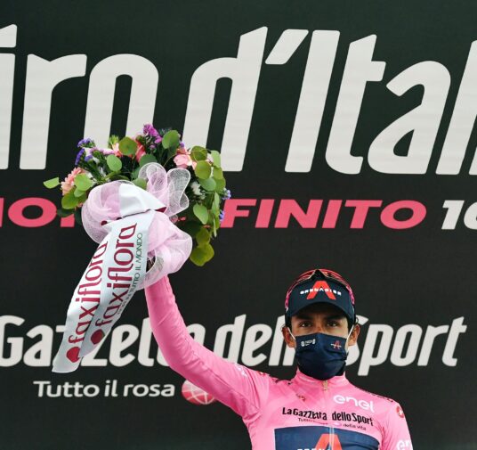 Video: Egan Bernal continúa con la ‘maglia rosa’, tras la victoria de Fortunato en la etapa 14 del Giro de Italia