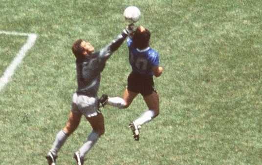 A 35 años de La Mano de Dios, el gol que enfureció a Inglaterra antes de la obra maestra de Maradona