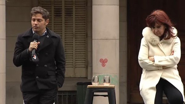 Cristina Kirchner, en un acto con Axel Kicillof: "Dejemos a la vacuna y a la pandemia fuera de la disputa política"