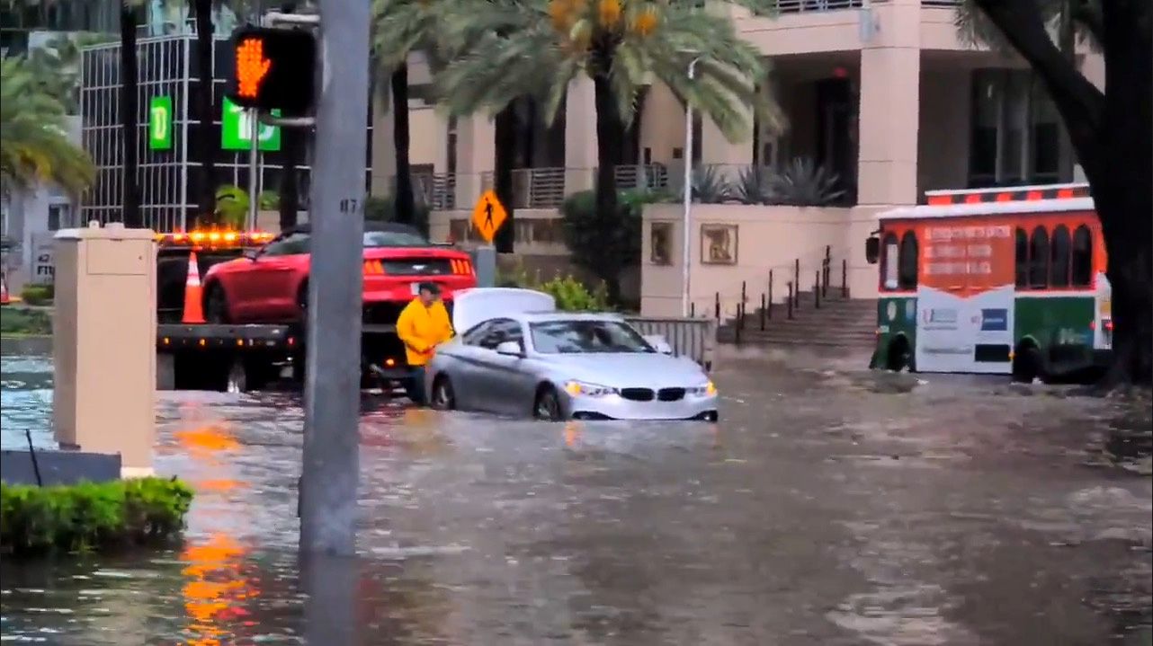 Calles anegadas tras una tormenta en Miami, Florida en mayo de 2020 (Foto: Reuters)