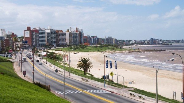 Cada vez son más las empresas financieras argentinas que desembarcan en Uruguay