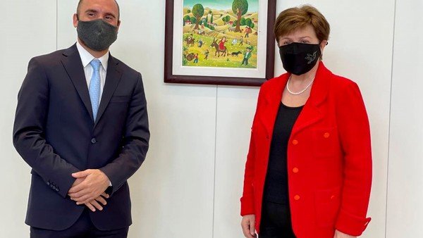 Guzmán viaja a Italia para reunirse con la titular del FMI