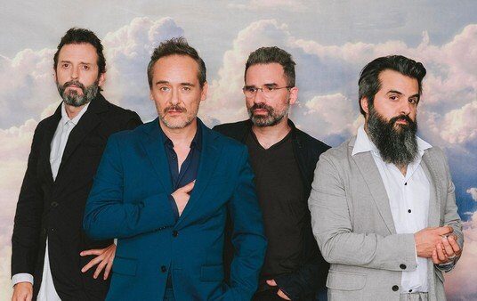Love of Lesbian: la banda catalana que desafió a la pandemia y dice que Spinetta es el Frank Zappa argentino