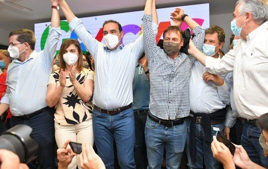Elecciones 2021: El radical Gustavo Valdés ganó por paliza en Corrientes y los K sufrieron un histórico revés