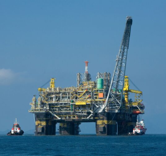 México.- Al menos 5 heridos en un incendio en una plataforma petrolífera de Petróleos Mexicanos en el Golfo de México
