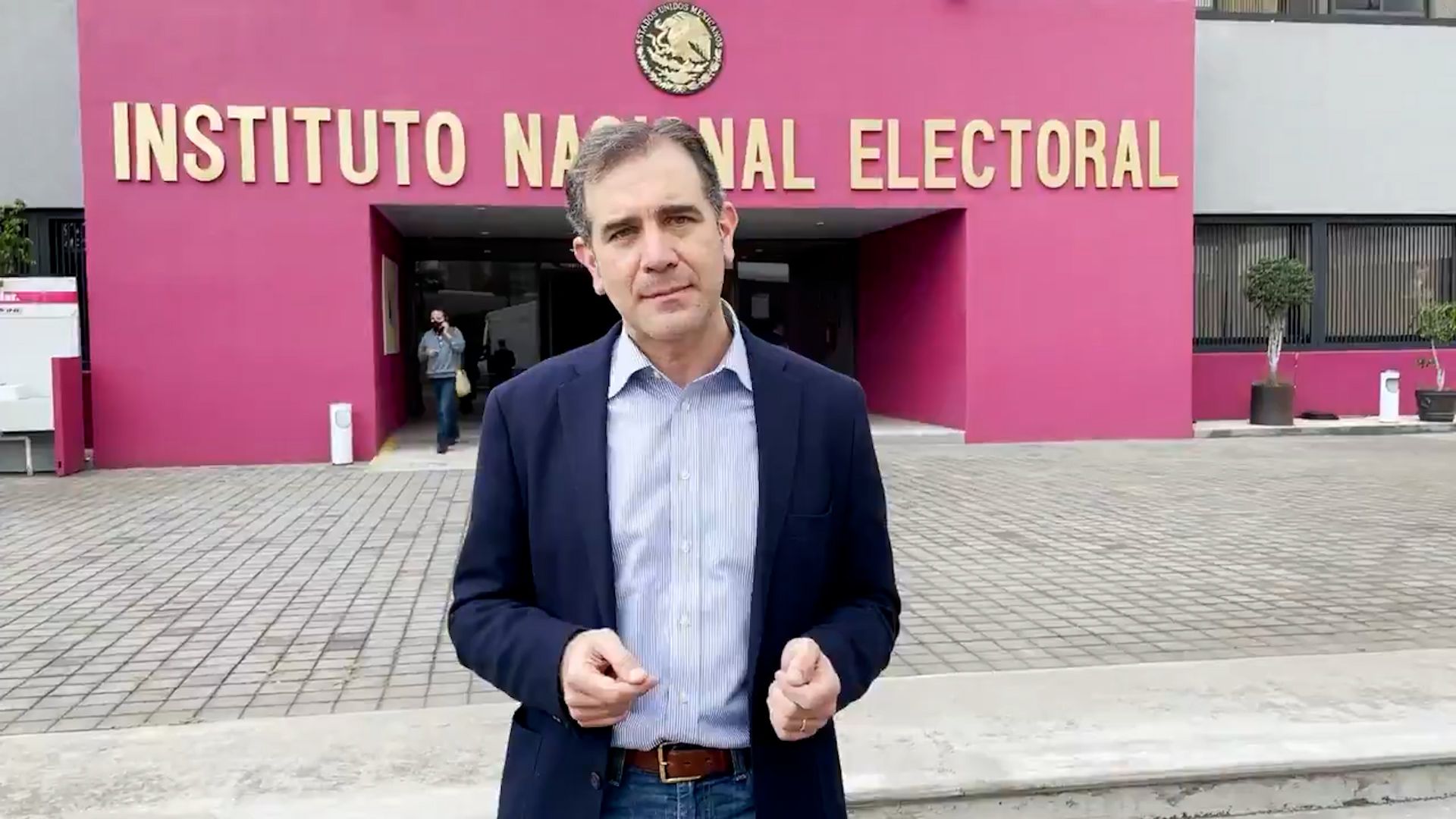 Lorenzo Córdova llamó a los ciudadanos a votar en la consulta ciudadana