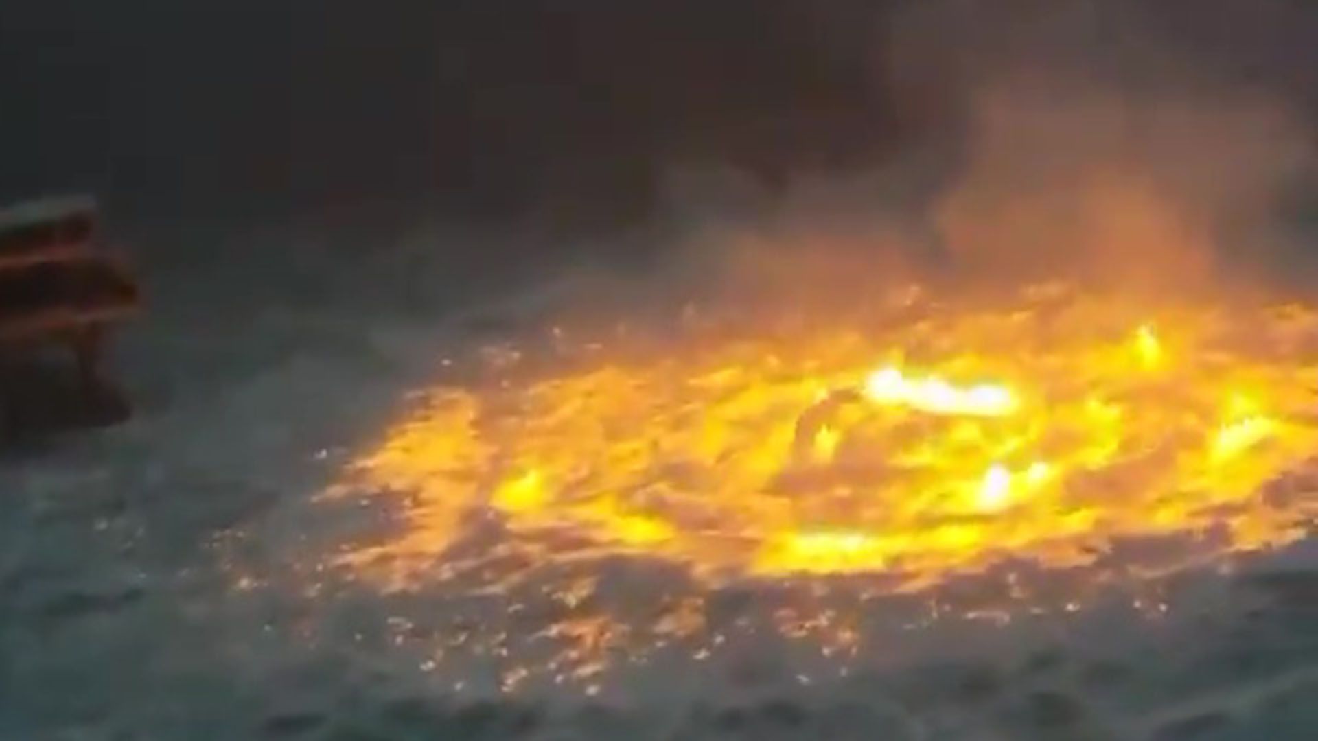 Incendio por fuga de gas Pemex en el Golfo de Mexico captura