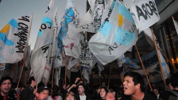 Trabajaban en el PAMI en Salta, los condenaron por cobrar IFE y denunciaron que La Cámpora les retenía sueldos