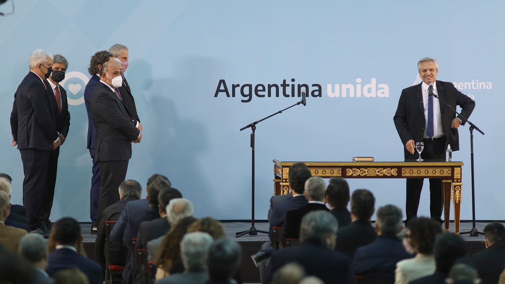 Alberto Fernández en el inicio del acto de jura de los nuevos ministros