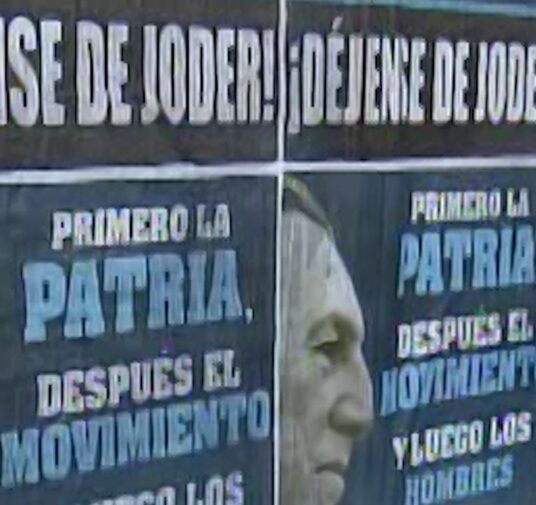 Minuto a minuto, la crisis del Gobierno: CABA amaneció con afiches de Perón y la leyenda “déjense de joder”