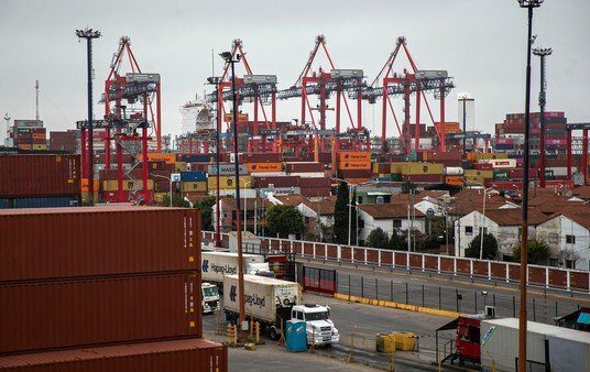 Un problema inesperado: se traba el comercio exterior por falta de contenedores