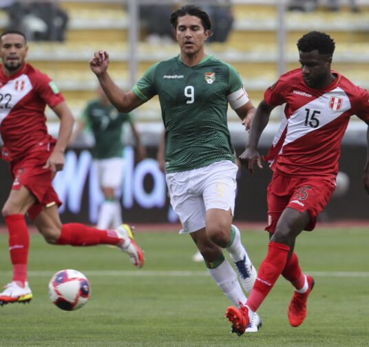 Bolivia le ganó a Perú y lo complicó en la pelea por la clasificación al Mundial