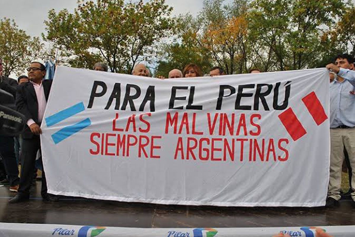 La bandera que se mostró en las calles argentinas. (Foto: Twitter)