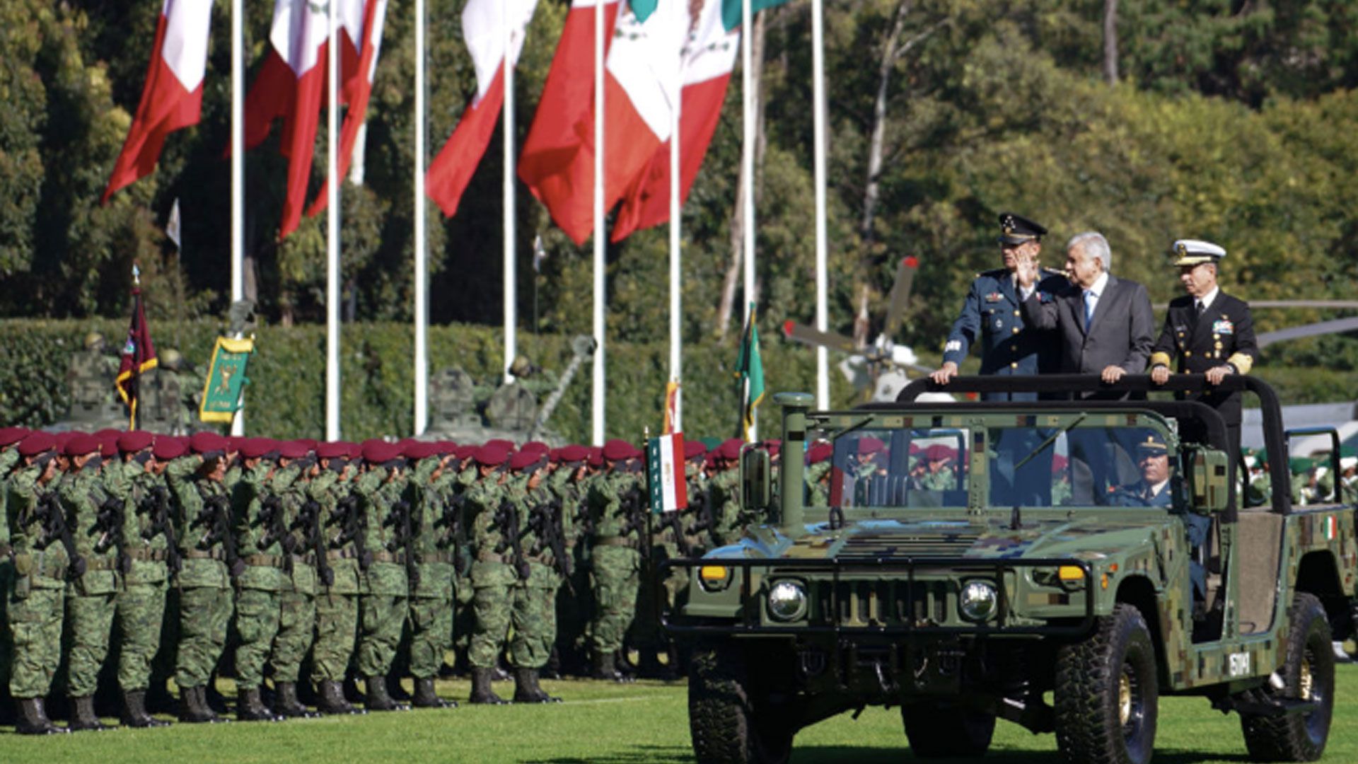 AMLO ha hecho de los castrenses su principal sostén en el gobierno y se ha considerado que debe ceder a presiones de este sector (Foto: Lopezobrador.org.mx)