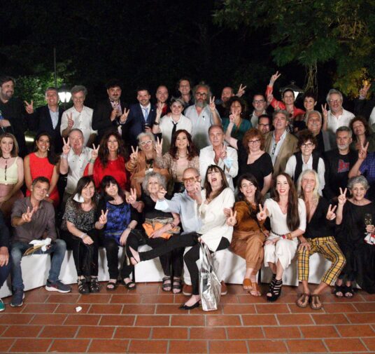 Cristina Kirchner se reunió con un grupo de artistas y periodistas: “Gracias por el afecto de siempre”