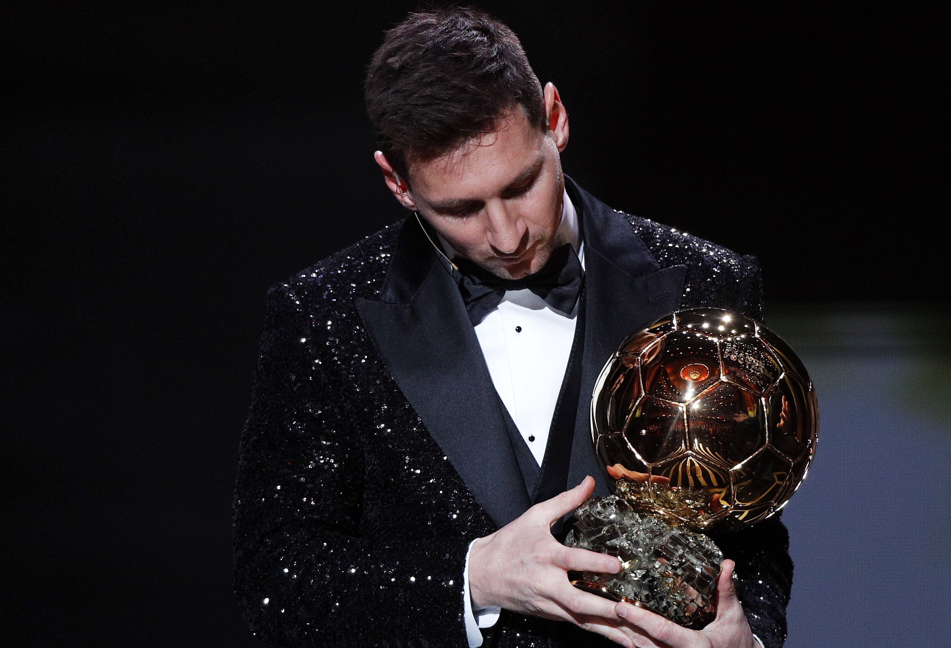 Messi con su séptimo Balón de oro (EFE)