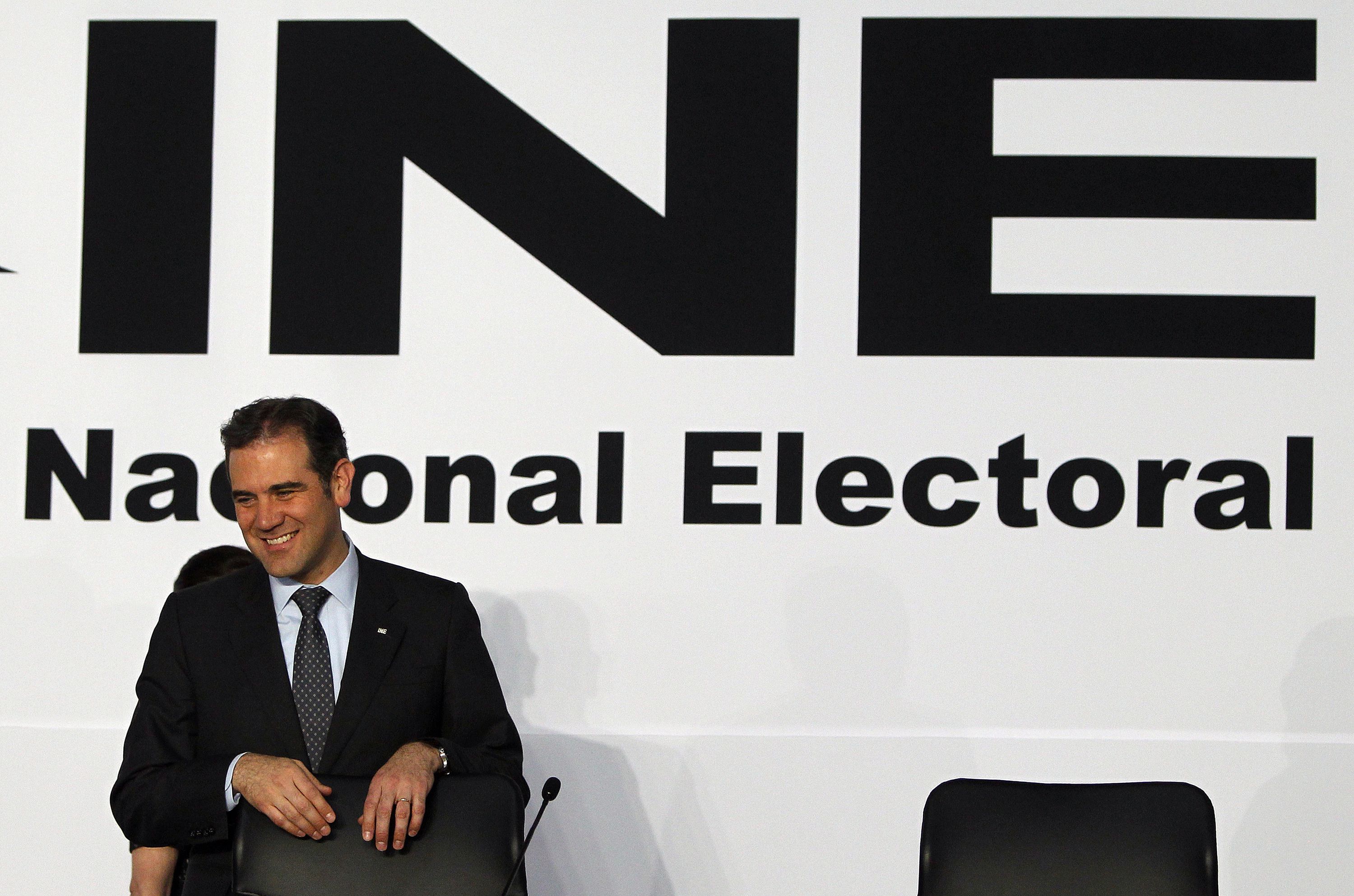 El INE dio inicio al conteo de las firmas para la Revocación de Mandato (Foto: EFE/Sáshenka Gutiérrez) 