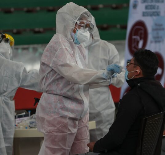 Bolivia informa de 9.242 nuevos casos covid, un nuevo récord de contagios